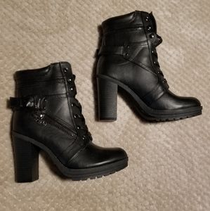 NWOT Guess Boots